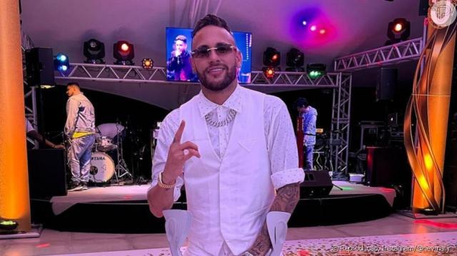 1641453529553087411.jpg 3810237-neymar-teve-reveillon-sem-a-affair-brun-950x0-1.jpg